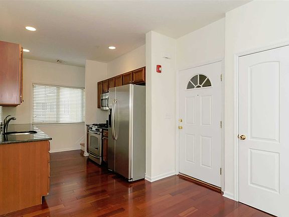2nd image of 330 Maple Ave APT 24