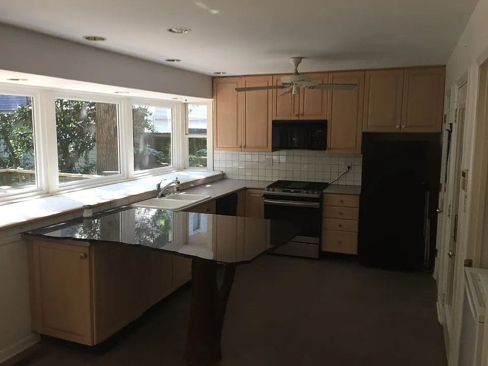 2 bed, 1.5 bath, 1700 sqft, $2,550 — Photo 2