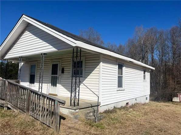 720 Sunset Dr, Mount Airy, NC 27030