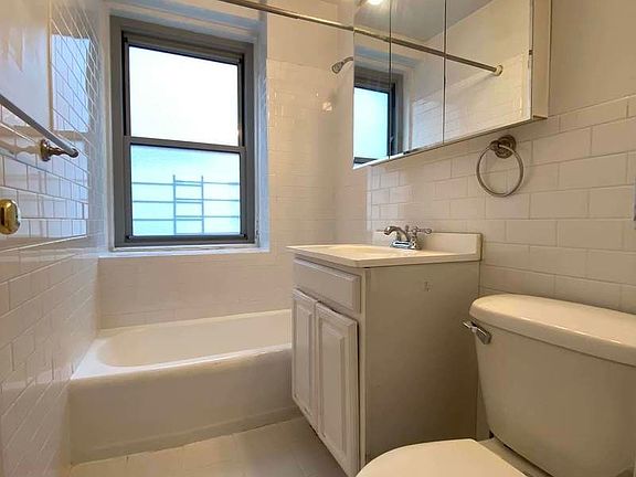 5th image of 250 E 63rd St #3H