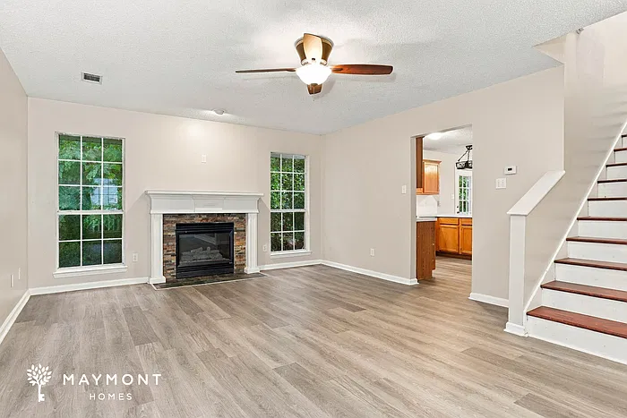 3 bed, 2.5 bath, 1415 sqft, $1,595 — Photo 4