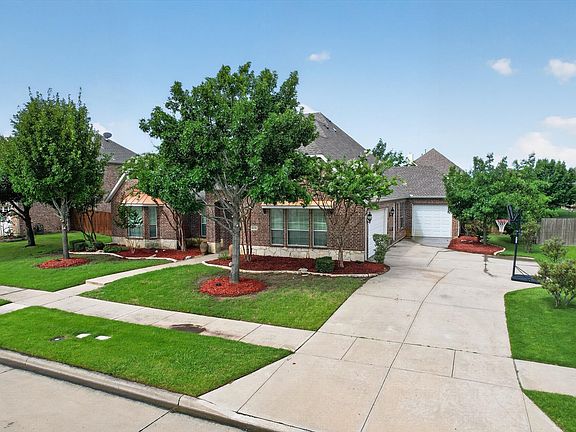 2nd image of 6139 Larkspur Ln