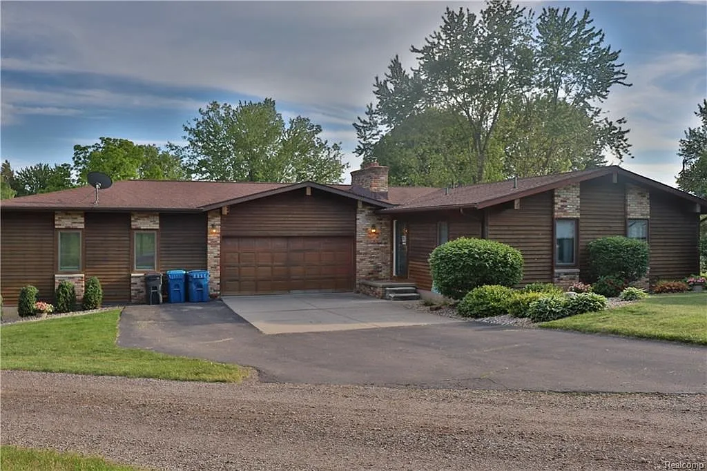 1165 Crooked Lake Rd photo 1