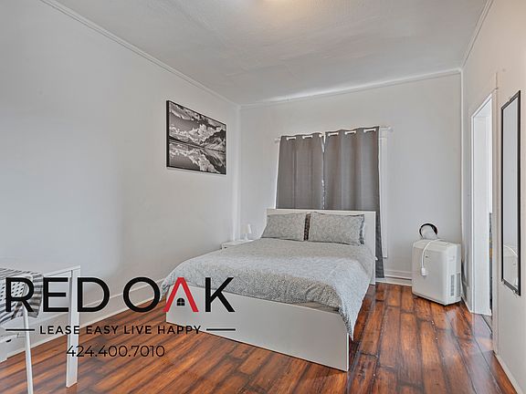 2nd image of 1420 3/4 Flower St #30