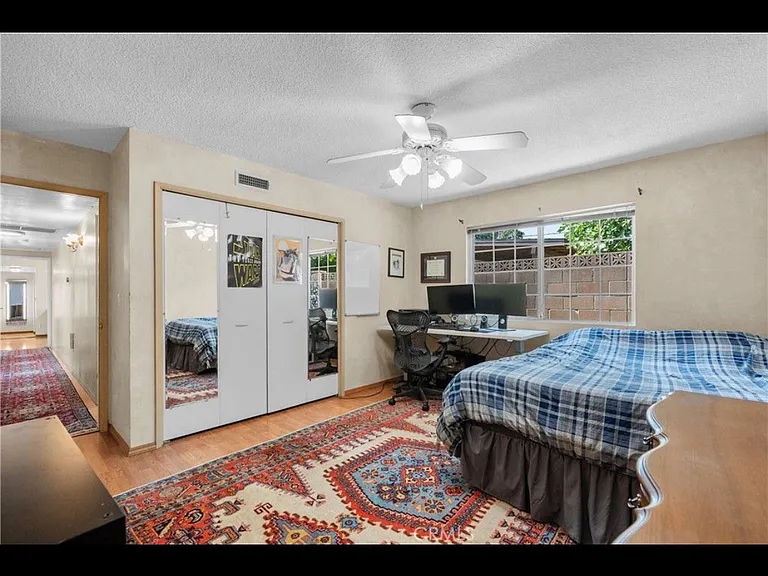8818 Sophia Ave — Photo 1