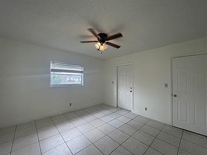 3rd image of 1431 NW 20th Ct #A