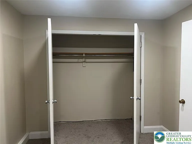 526 Broad St #3 — Photo 15