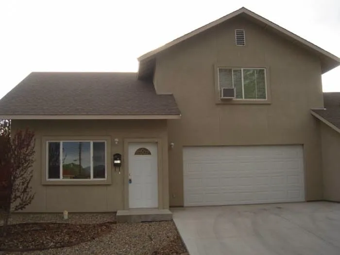 615 Edelweiss St photo 1