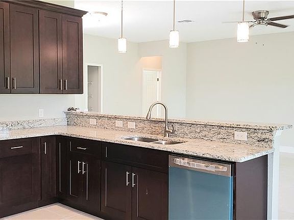 4th image of 309 W Aster Ct
