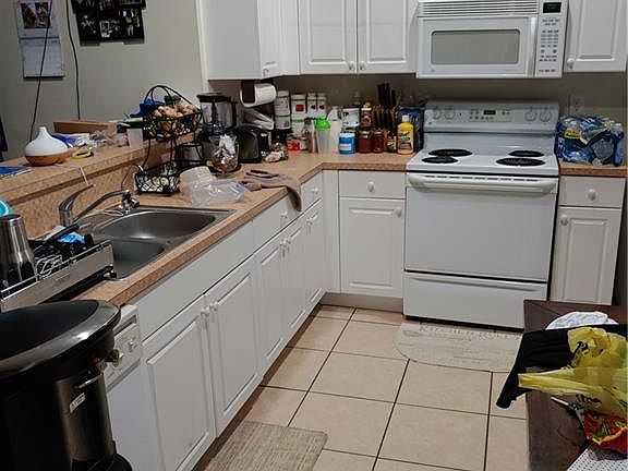 2nd image of 310 Patio St