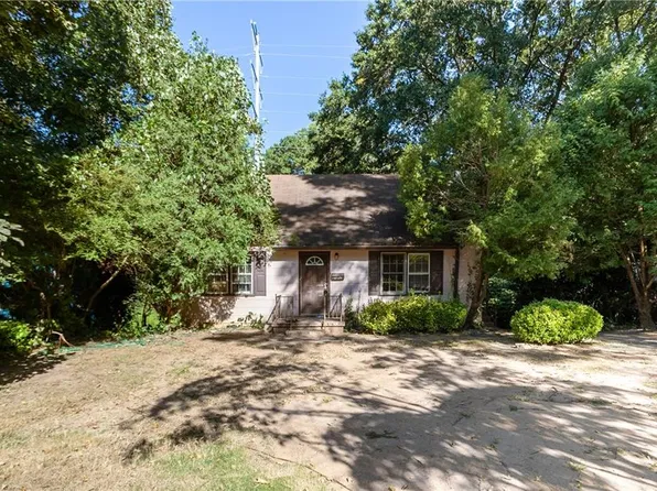 2126 Pinehurst Dr, East Pt, GA 30344