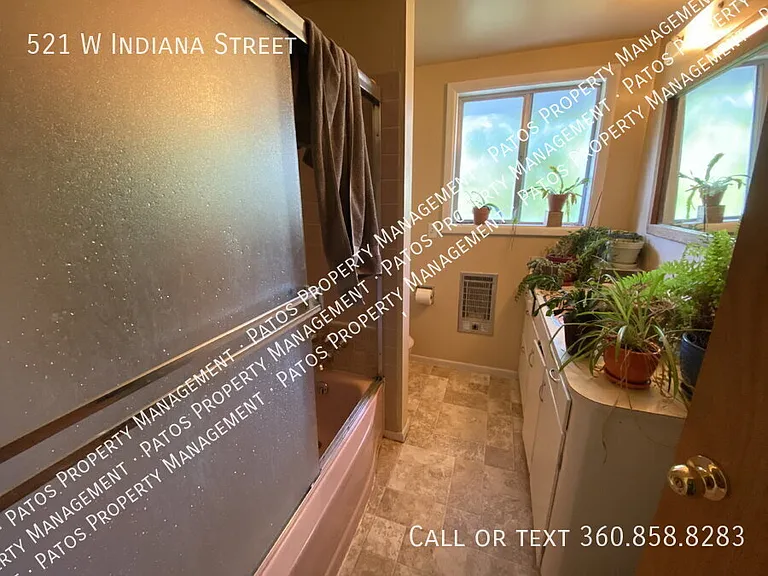 521 W Indiana St — Photo 8