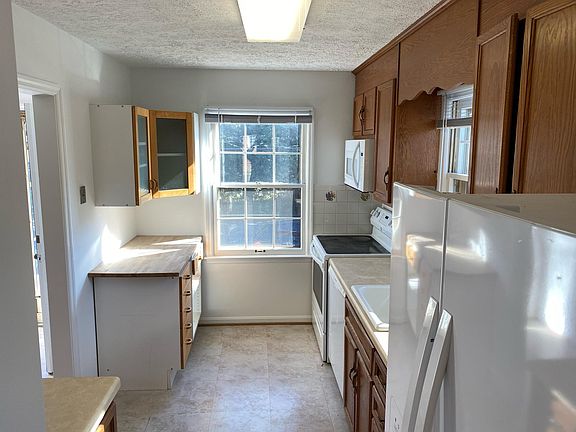 Kitchen - Main Level
