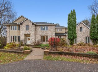 6 Roanoke Rd, Sunfish Lake, MN 55118