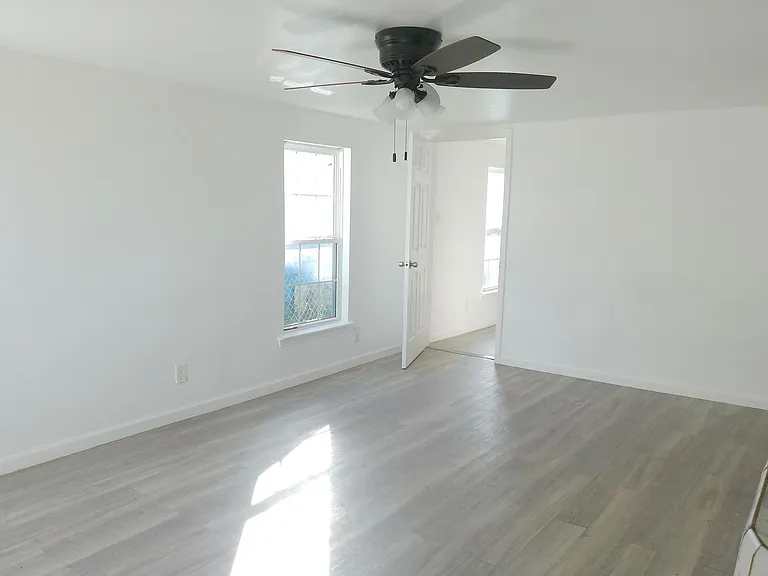 801 S Alameda St #A — Photo 6
