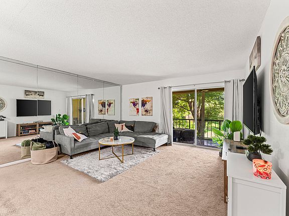 5th image of 866 SW 9th Ave Unit 201