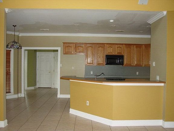 2nd image of 6 Hawkins Dr