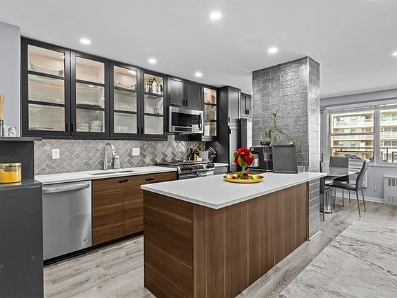 2nd image of 2944 W 5th St APT 15E