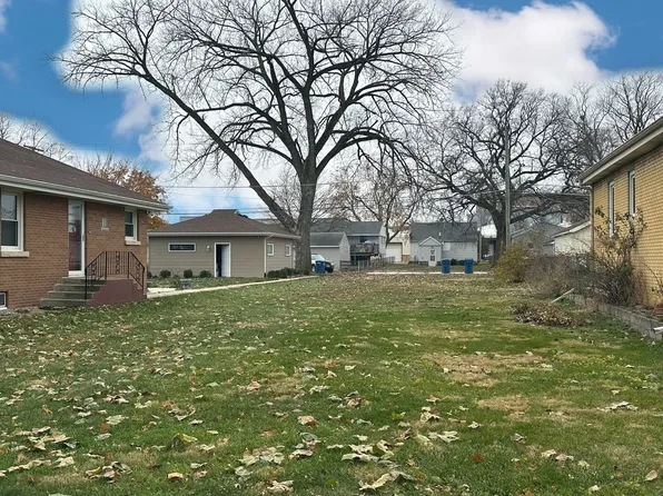 183 N Fulton Ave, Bradley, IL 60915