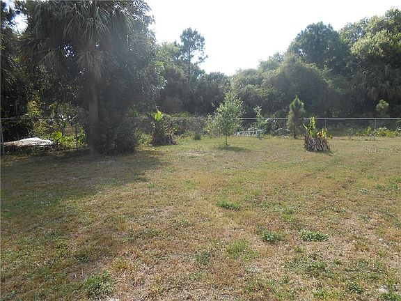 3rd image of 2623 Thomas Ln