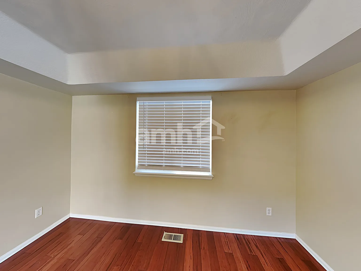 5 bed, 2.5 bath, 3367 sqft, $3,520 — Photo 4