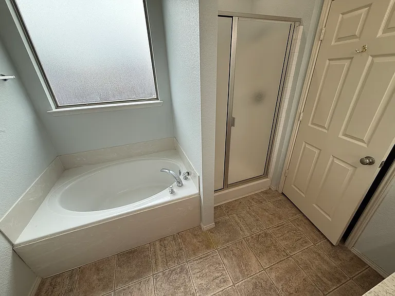 2417 Forest Creek Dr — Photo 12