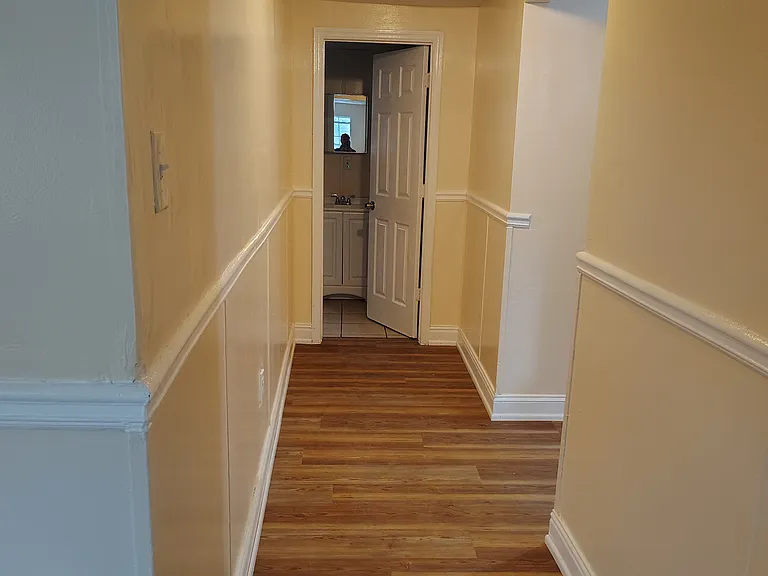 517 N Pine St — Photo 2