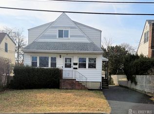 35 Berkley Blvd, Iselin, NJ 08830