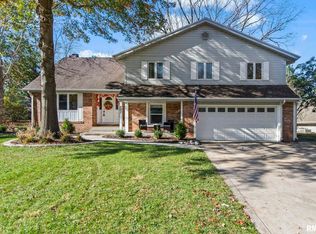 207 Twin Oaks Dr, Rochester, IL 62563