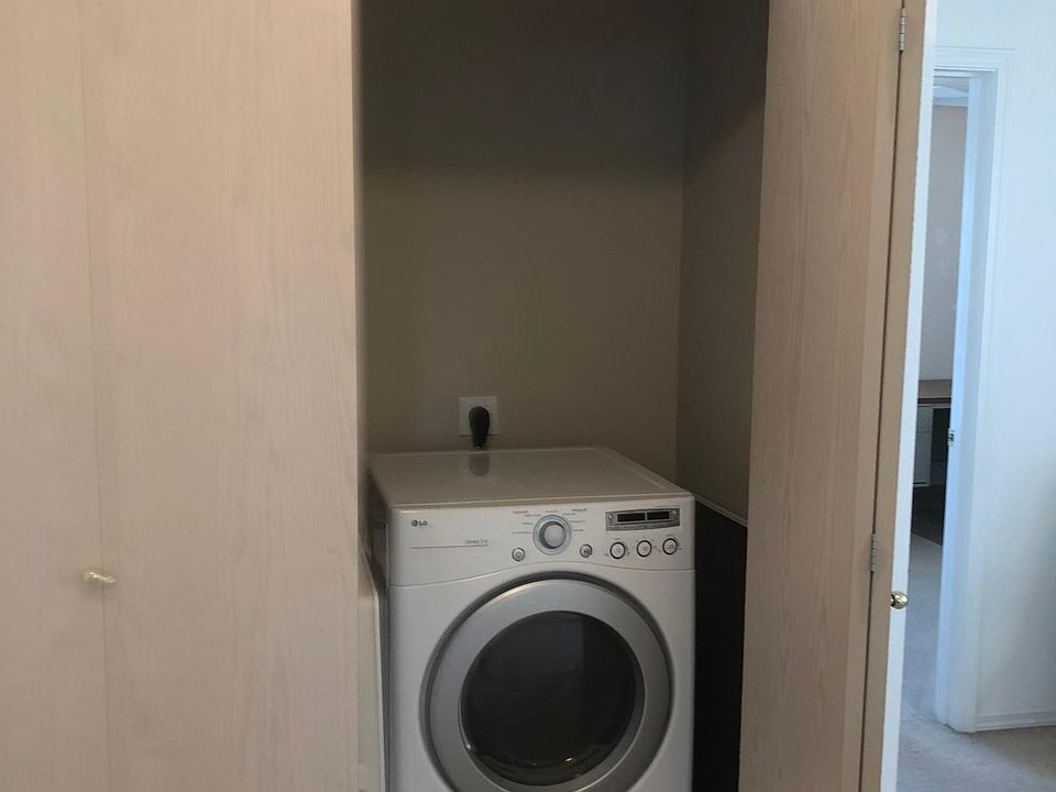 1st image of 9507 Country Hollow Dr E