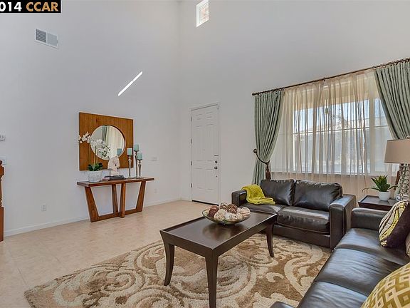3rd image of 3021 Cortina Dr