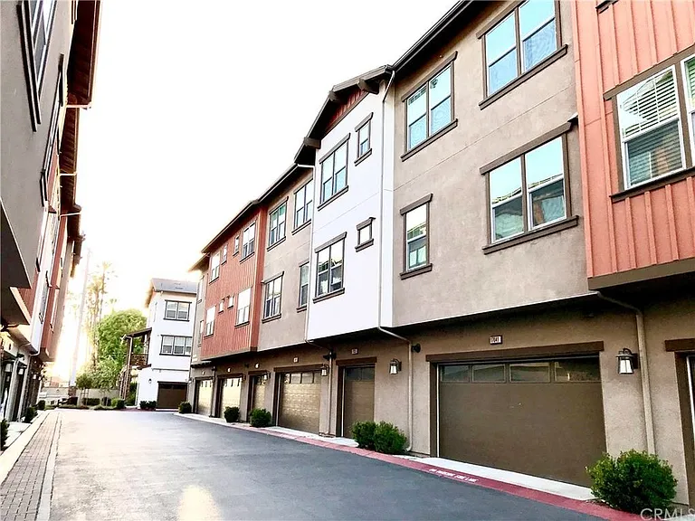 17052 Liberty Way — Photo 36