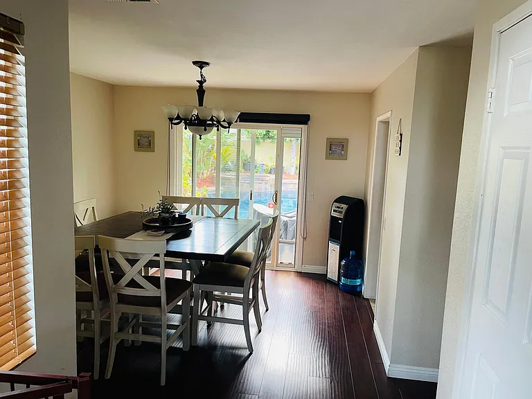 1582 Drake Ct — Photo 6