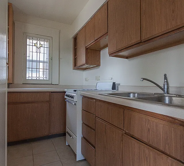 148-150 E Gorham St — Photo 6