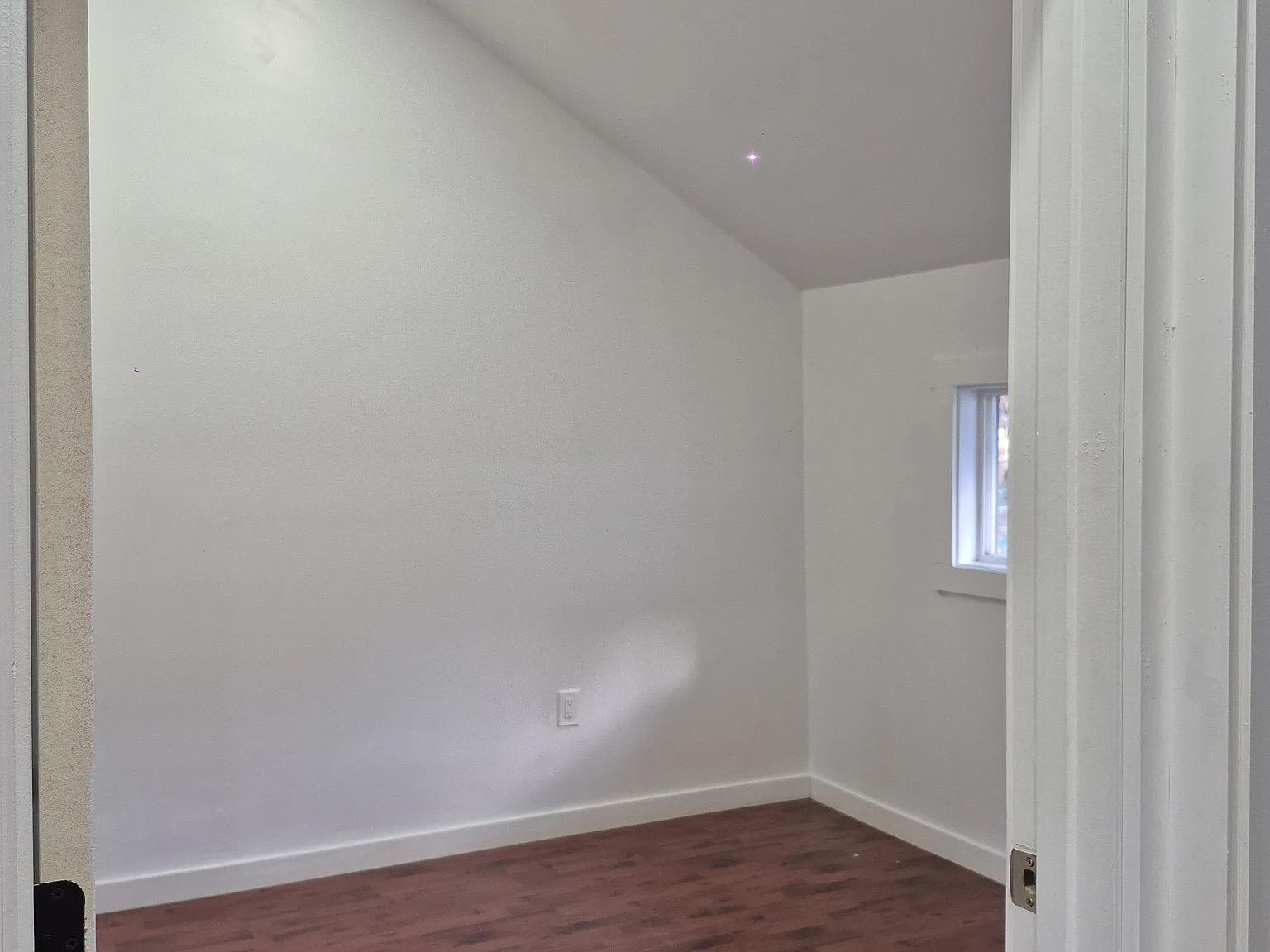 2 bed, 800 sqft, $1,800 — Photo 2