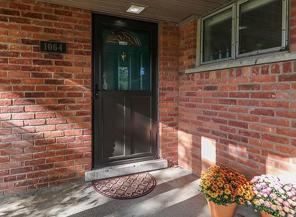 2nd image of 1064 Stratford Ln #1