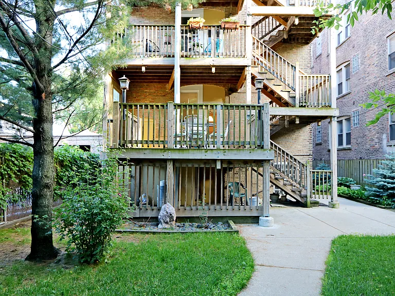 918 W Buena Ave #1 — Photo 22