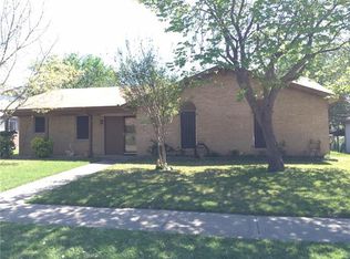 914 Meadowdale Cir, Garland, TX 75043
