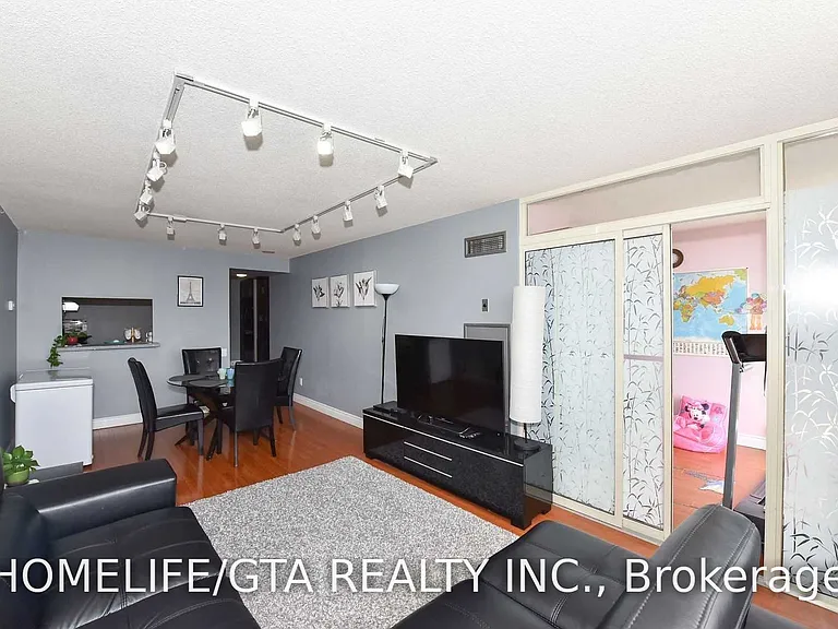 2460 Eglinton Ave E #1710 — Photo 11