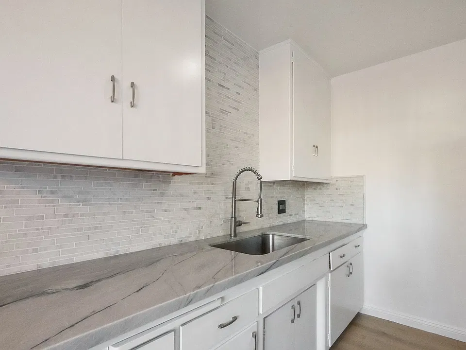 1020 E 2nd St #8