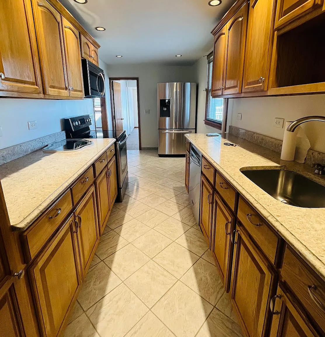 2 bed, 1000 sqft, $2,500 — Photo 2