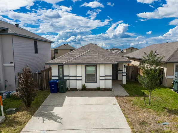 3626 Joaquin Ponce Dr, Laredo, TX 78046