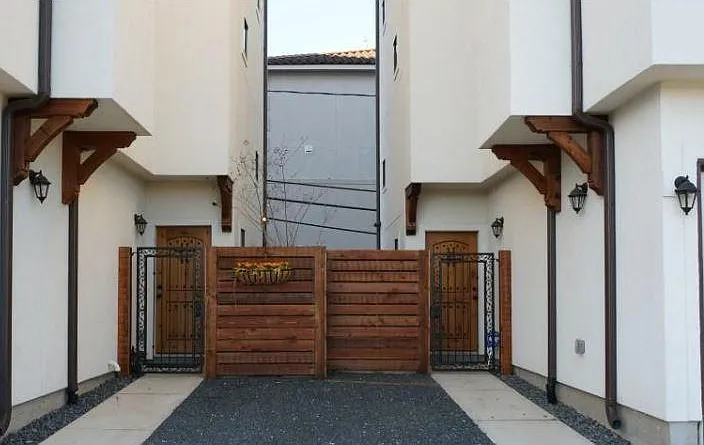 3 bed, 3.5 bath, 2135 sqft, $3,000 — Photo 1