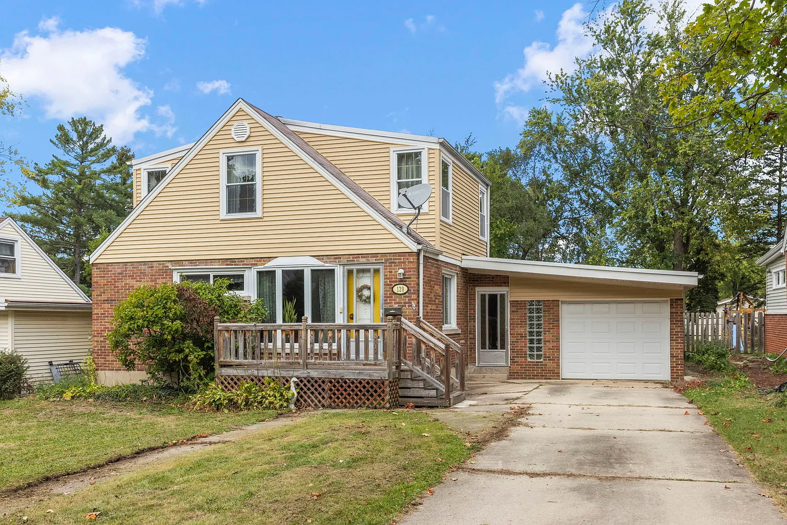 120 W Park Dr photo 1
