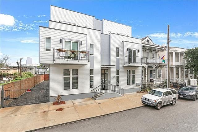 1st image of 1529 Polymnia St #302