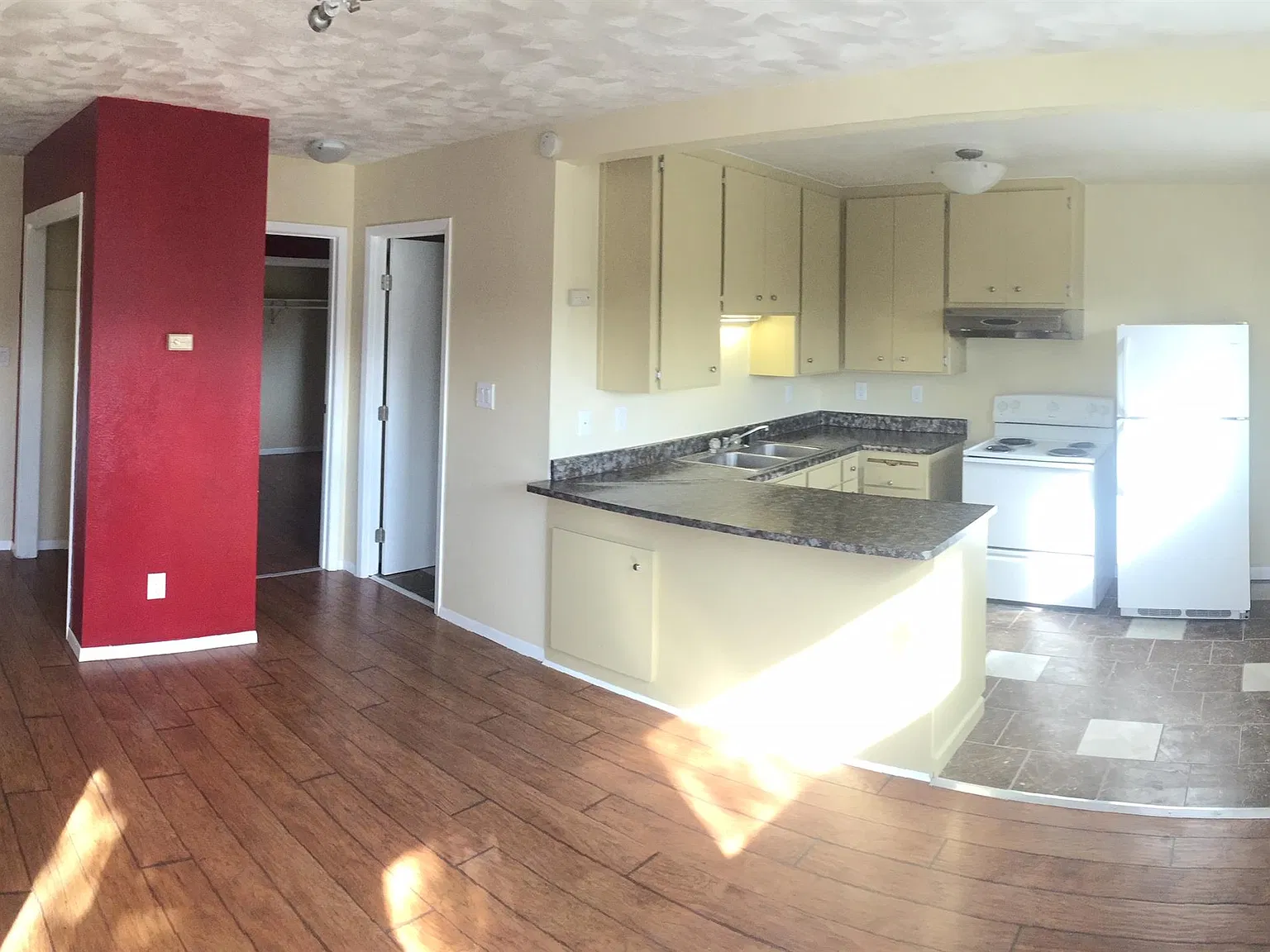 1470 Noble - 4 — Photo 2