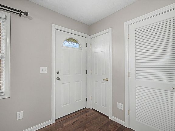 5th image of 840 Bristol Dr
