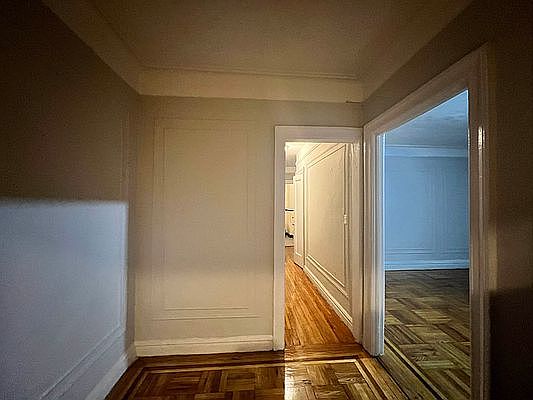 4th image of 2304 Sedgwick Ave APT 3L