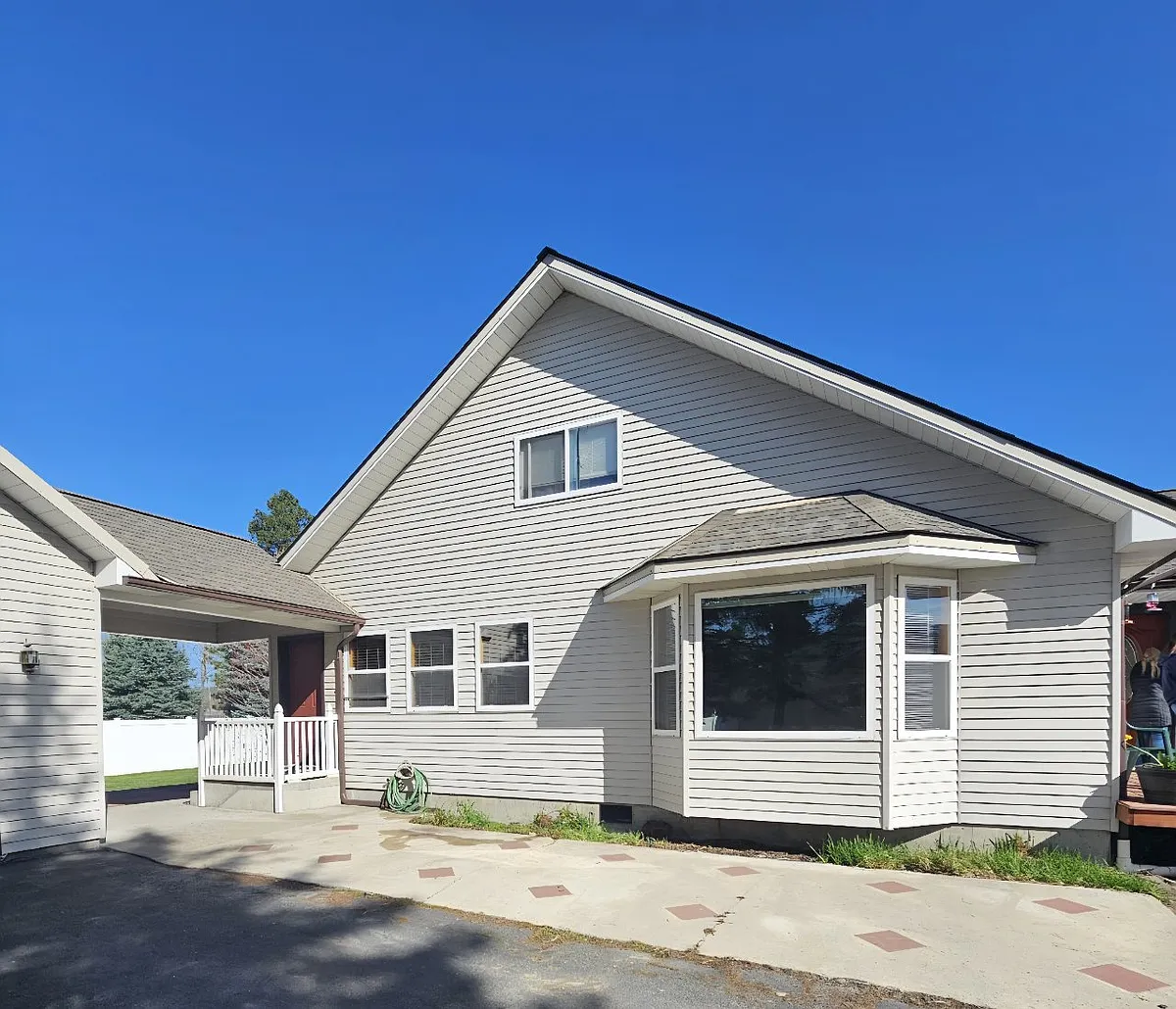Building Photo - 1005 N 3rd St E #1