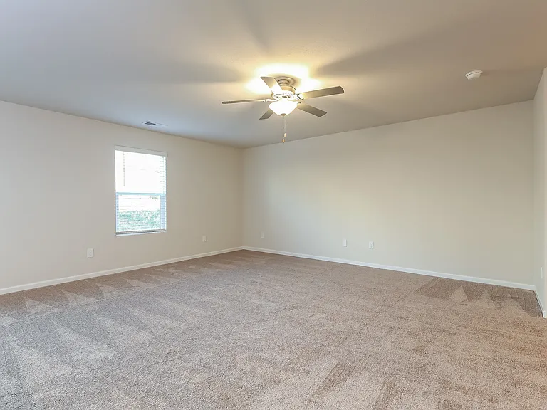 2260 Southlea Dr — Photo 4
